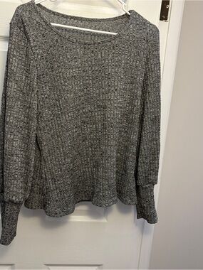 Cozy Gray Ribbed Knit Long Sleeve Top